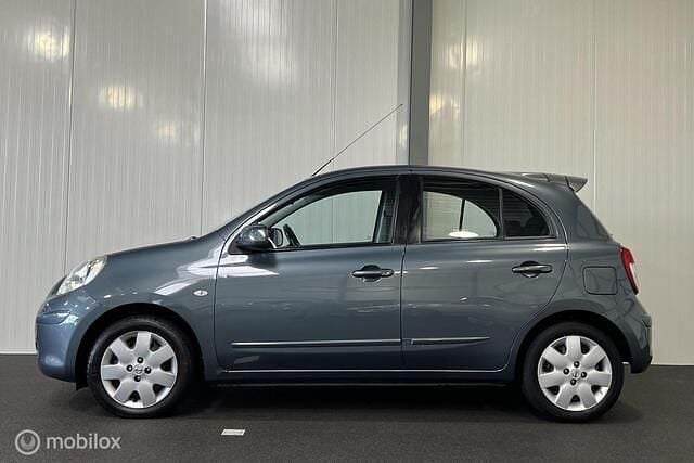 Grijs Gebruikt 2012 Nissan Micra Acenta Hatchback | € 5.945 (Eerlijke prijs) - Afbeelding 1/2