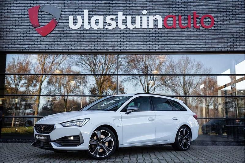 Wit Gebruikt 2024 Cupra Leon VZ Stationwagen | € 28.950 (Goede deal) - Afbeelding 1/4