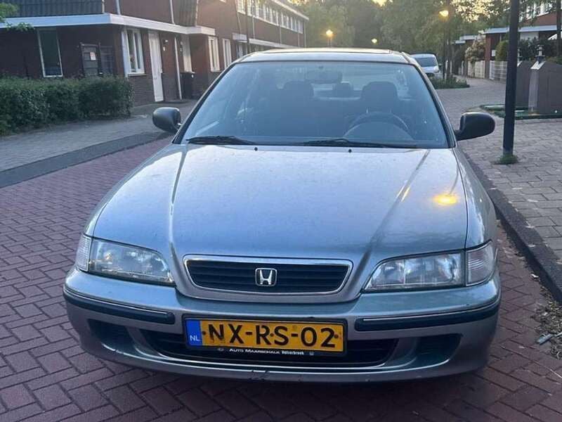 Zilver Gebruikt 1996 Honda Accord S Sedan | € 3.000 - Afbeelding 1/4