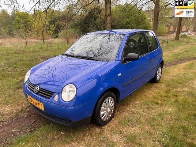 Blauw Occasion 2003 VW Lupo Comfortline Hatchback | € 1.950 (Iets duurder) - Afbeelding 1/4