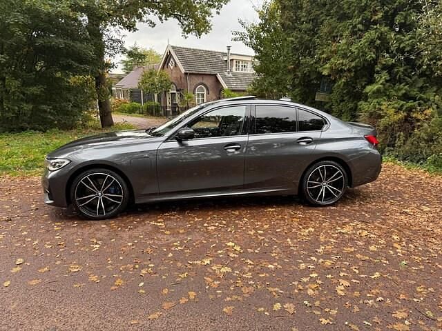 Occasion BMW 330e Executive 184 PK (135 kW) 2019 Grijs Sedan