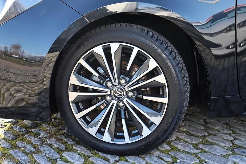 Occasion Toyota Corolla Hybrid Limited 2026 Zwart Hatchback