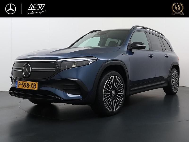 Blauw Gebruikt 2022 Mercedes EQB250 AMG line SUV | € 36.880 (Eerlijke prijs) - Afbeelding 1/4