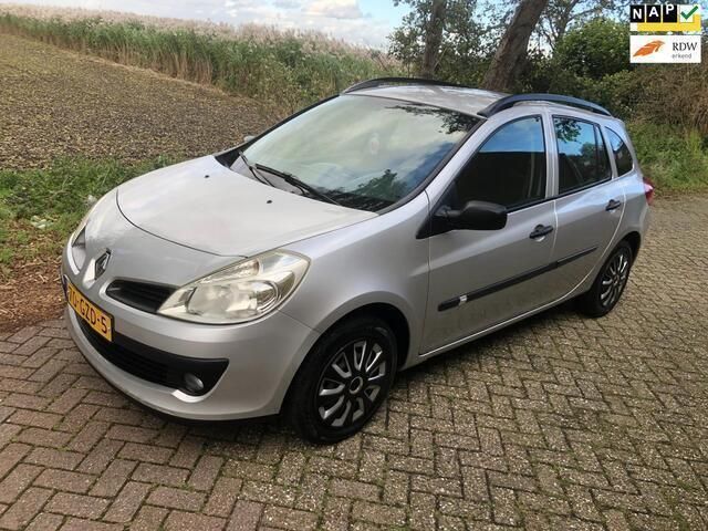 Grijs Gebruikt 2008 Renault Clio GrandTour Stationwagen | € 1.999 (Eerlijke prijs) - Afbeelding 1/4