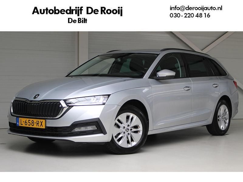 Grijs Gebruikt 2021 Skoda Octavia Business Line Stationwagen | € 19.950 (Eerlijke prijs) - Afbeelding 1/4
