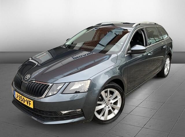 Grijs Gebruikt 2019 Skoda Octavia Sport Stationwagen | € 12.900 (Eerlijke prijs) - Afbeelding 1/3