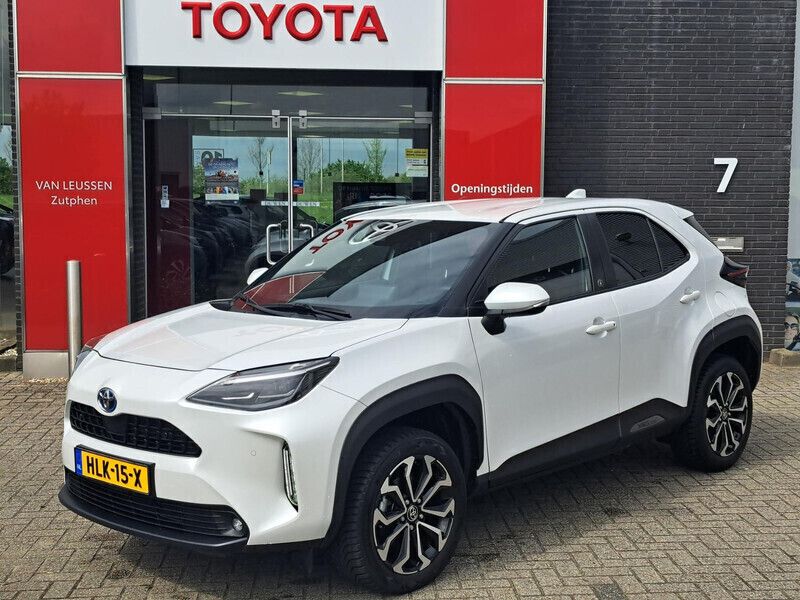 Wit Gebruikt 2023 Toyota Yaris Cross Plus SUV | € 28.740 (Eerlijke prijs) - Afbeelding 1/4