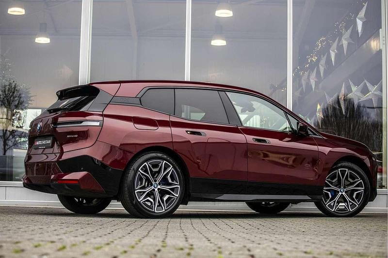 Occasion BMW iX Executive 240 kW (327 PK) 2022 Rood (metallic) SUV