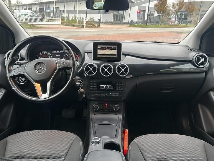 Occasion Mercedes B180 122 PK (89 kW) 2012 Beige MPV