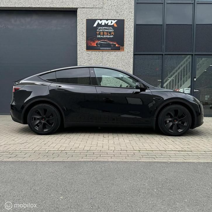 Zwart Gebruikt 2024 Tesla Model Y Long Range RWD SUV | € 42.999 (Eerlijke prijs) - Afbeelding 1/2