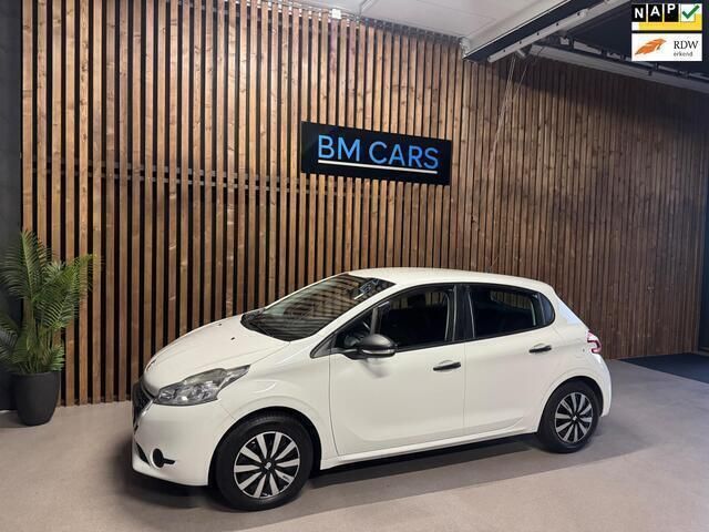 Wit Gebruikt 2012 Peugeot 208 Access Hatchback | € 4.899 (Eerlijke prijs) - Afbeelding 1/4
