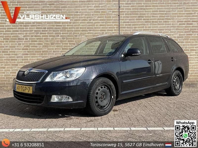Zwart Gebruikt 2012 Skoda Octavia Business Line Stationwagen | € 2.850 (Goede deal) - Afbeelding 1/4