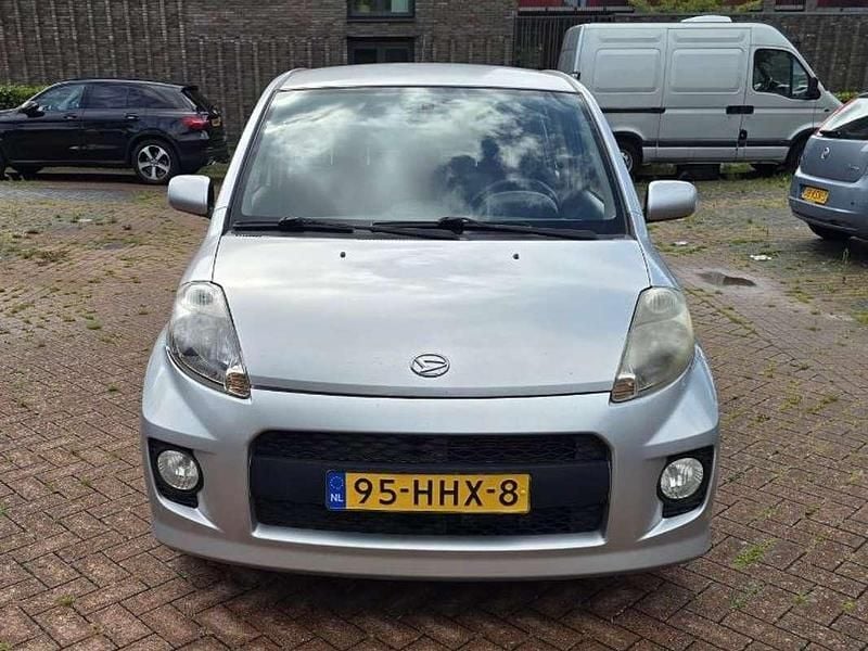 Occasion Daihatsu Sirion 91 PK (66 kW) 2008 Zilver Hatchback