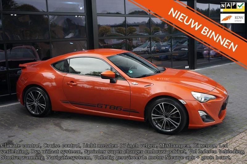 Oranje Gebruikt 2012 Toyota GT86 GT Coupé | € 24.940 (Duur) - Afbeelding 1/4