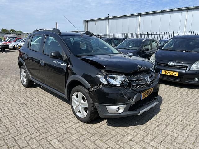 Zwart Gebruikt 2013 Dacia Sandero Hatchback | € 1.499 (Super prijs) - Afbeelding 1/4