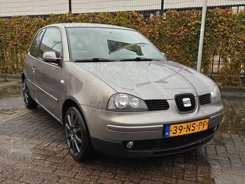 Occasion Seat Arosa Stella 60 PK (44 kW) 2004 Grijs Hatchback