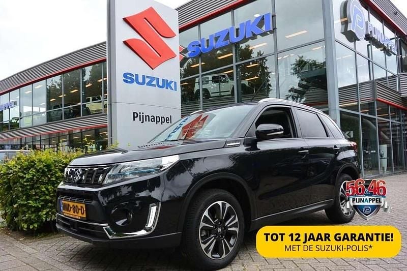 Zwart Gebruikt 2024 Suzuki Vitara Style SUV | € 31.950 (Duur) - Afbeelding 1/4
