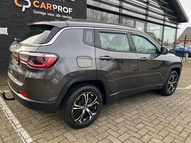 Occasion Jeep Compass 140 PK (102 kW) 2018 Grijs (metallic) SUV