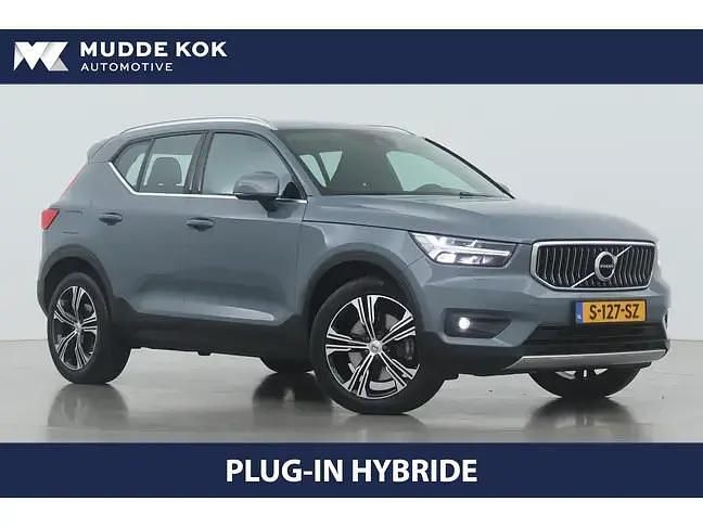 Grijs Gebruikt 2022 Volvo XC40 Inscription SUV | € 32.900 (Goede deal) - Afbeelding 1/4