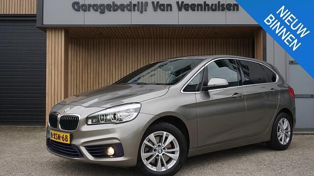 Grijs Gebruikt 2014 BMW 218 Executive Stationwagen | € 11.950 (Eerlijke prijs) - Afbeelding 1/4