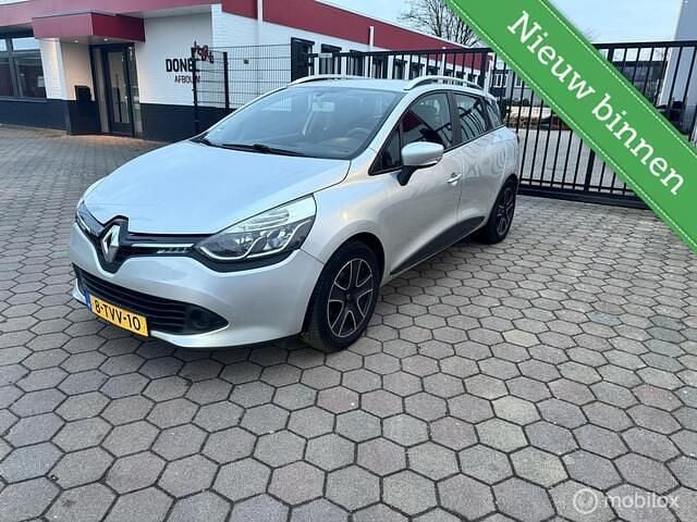 Grijs (metallic) Occasion 2014 Renault Clio GrandTour Expression Stationwagen | € 4.999 (Goede deal) - Afbeelding 1/4