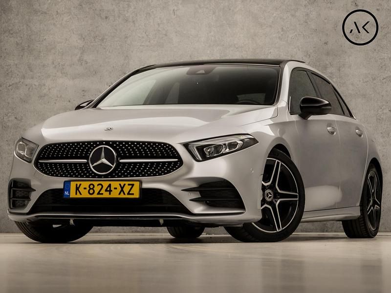 Grijs Gebruikt 2019 Mercedes A180 AMG Hatchback | € 24.445 - Afbeelding 1/4