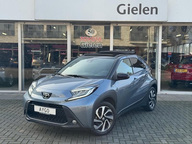 Grijs Occasion 2024 Toyota Aygo X Premium SUV | € 21.900 (Iets duurder) - Afbeelding 1/3