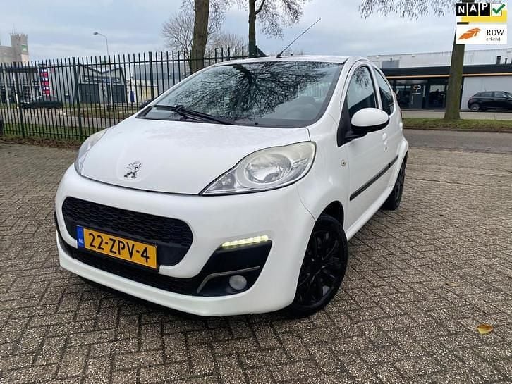 Occasion Peugeot 107 Active 68 PK (50 kW) 2013 Wit Hatchback