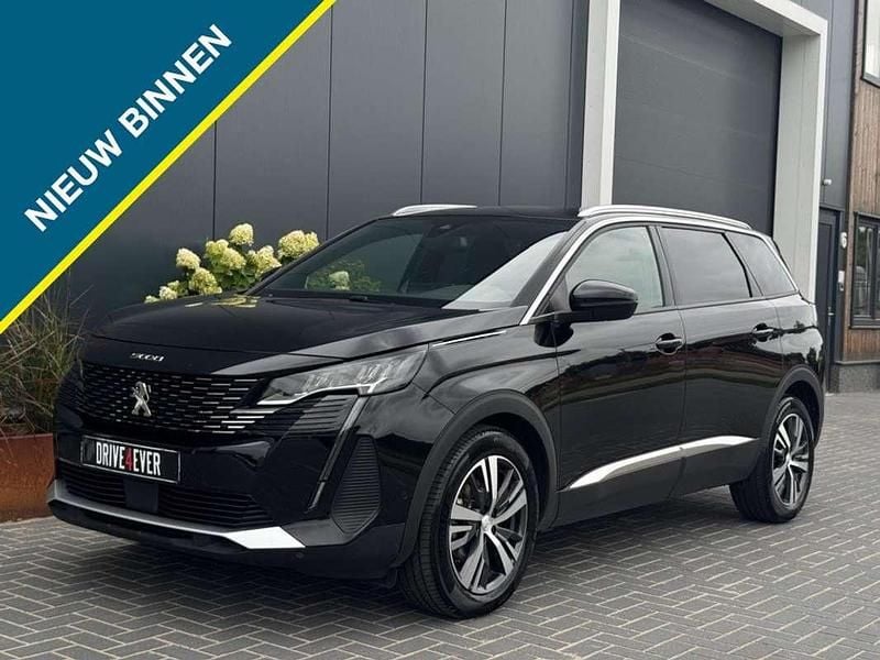 Zwart Occasion 2024 Peugeot 5008 Allure SUV | € 29.995 (Super prijs) - Afbeelding 1/4