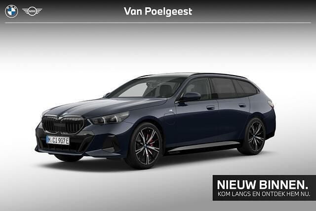Zwart Gebruikt 2025 BMW 550e M Sport Stationwagen | € 89.900 (Super prijs) - Afbeelding 1/3