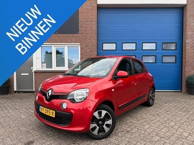 Rood Gebruikt 2017 Renault Twingo Collection Hatchback | € 7.445 (Goede deal) - Afbeelding 1/4