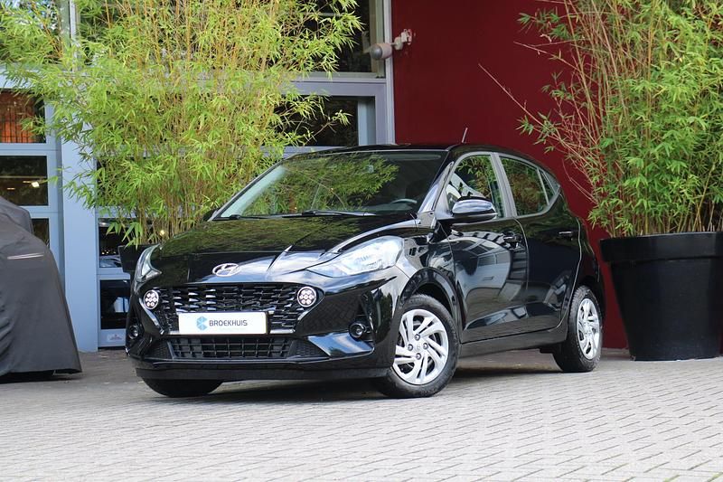 Zwart Gebruikt 2020 Hyundai i10 Comfort Hatchback | € 12.495 (Iets duurder) - Afbeelding 1/4