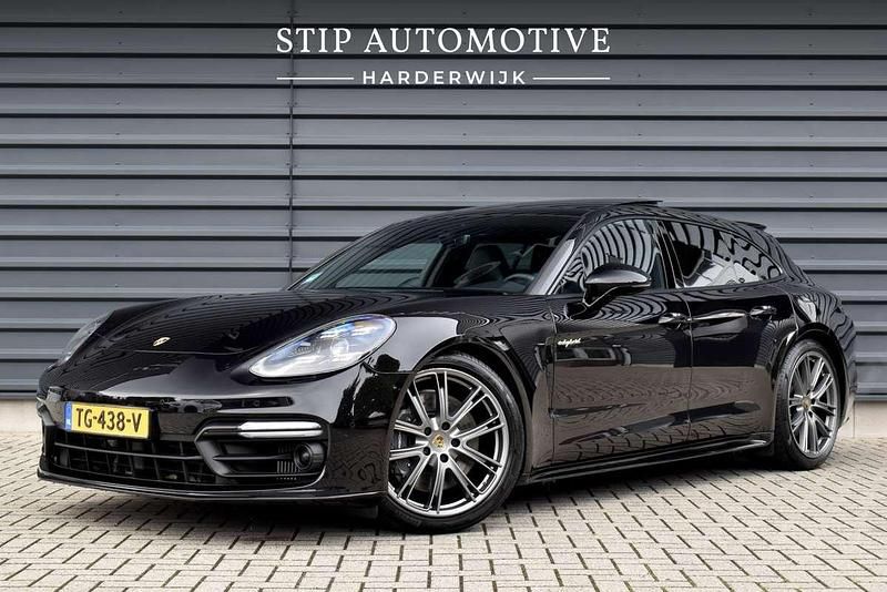 Zwart (metallic) Occasion 2018 Porsche Panamera Sport Turismo Stationwagen | € 59.900 (Iets duurder) - Afbeelding 1/4