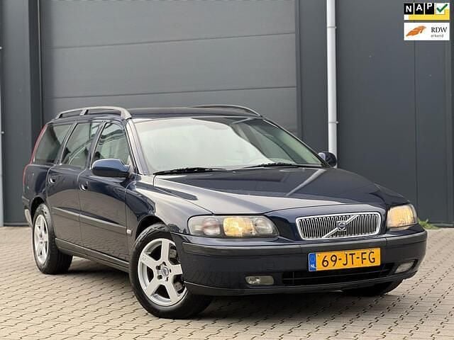 Blauw Gebruikt 2002 Volvo V70 Comfort Stationwagen | € 2.450 (Iets duurder) - Afbeelding 1/4