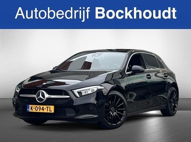 Zwart Gebruikt 2019 Mercedes A180 AMG Hatchback | € 19.900 (Super prijs) - Afbeelding 1/4
