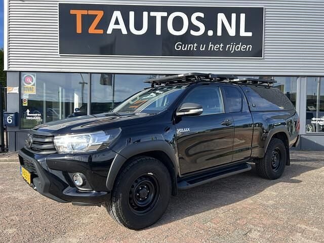 Zwart Gebruikt 2017 Toyota HiLux Pickup | € 24.950 - Afbeelding 1/4