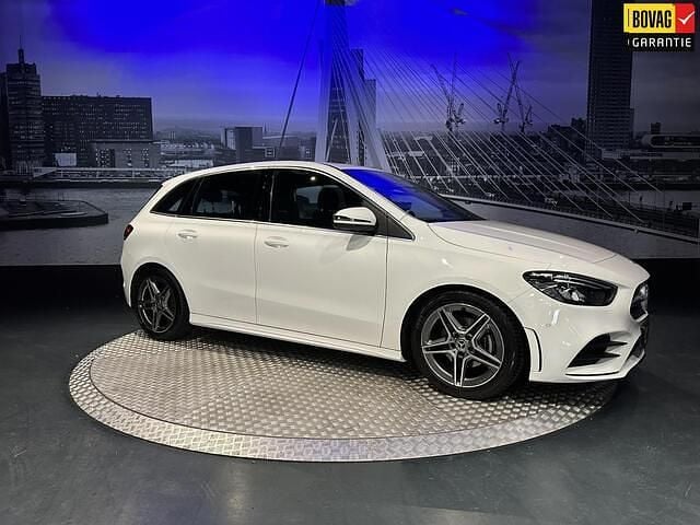 Wit Gebruikt 2019 Mercedes B180 Business MPV | € 24.495 (Eerlijke prijs) - Afbeelding 1/3