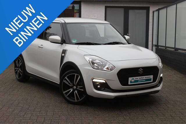 Wit Occasion 2018 Suzuki Swift Hatchback | € 13.960 (Eerlijke prijs) - Afbeelding 1/4