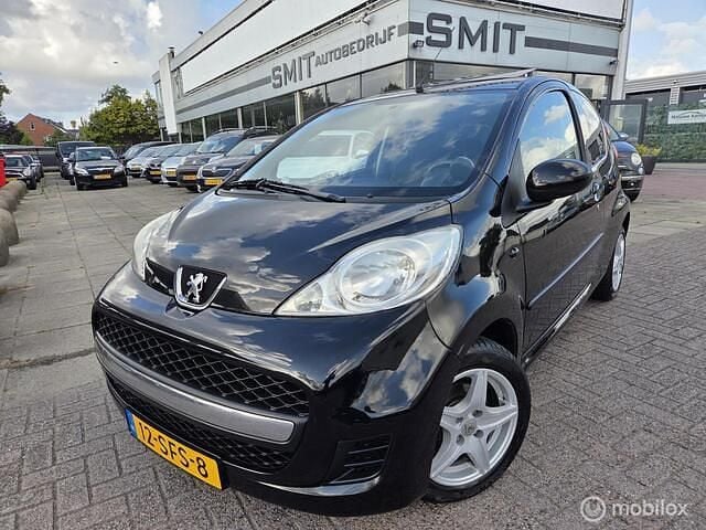 Zwart Gebruikt 2011 Peugeot 107 Sportium Hatchback | € 2.450 (Iets duurder) - Afbeelding 1/4