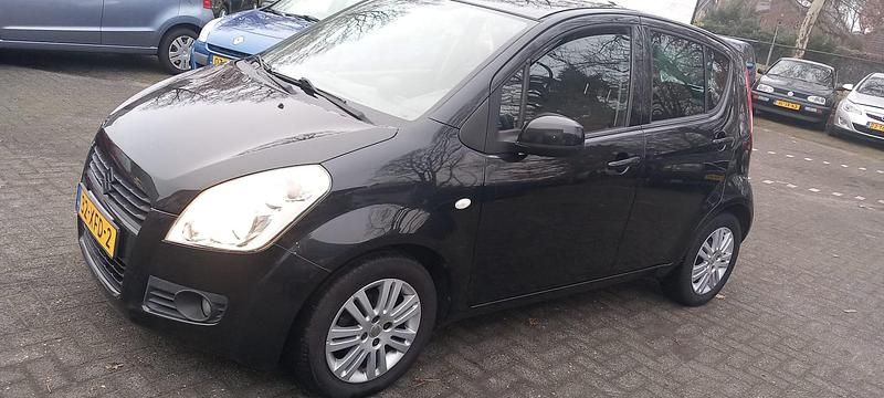 Zwart Gebruikt 2012 Suzuki Splash Exclusive Hatchback | € 2.695 (Goede deal) - Afbeelding 1/4