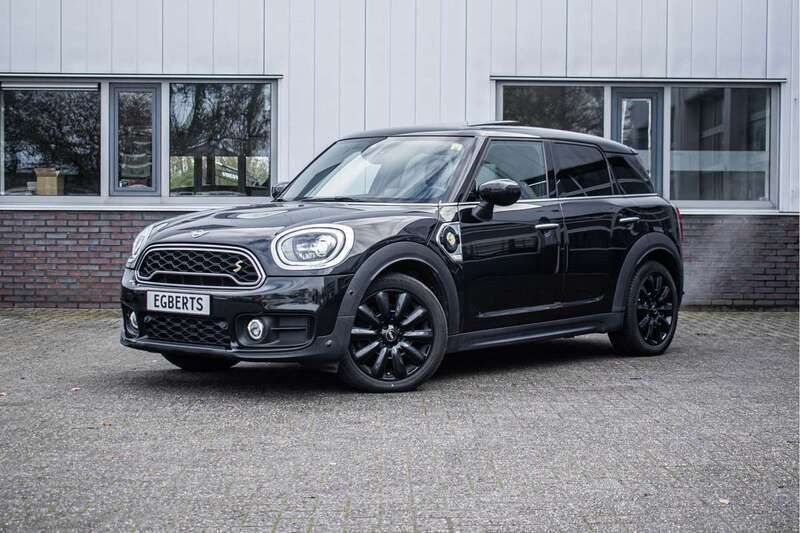 Zwart, metallic lak Gebruikt 2020 Mini Cooper S Countryman SUV | € 17.950 (Goede deal) - Afbeelding 1/4