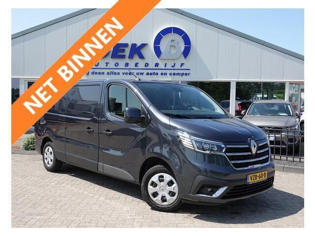 Grijs Gebruikt 2023 Renault Trafic LE Van | € 21.895 (Eerlijke prijs) - Afbeelding 1/4