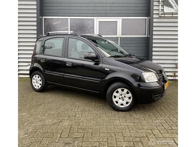 Zwart (metallic) Gebruikt 2010 Fiat Panda Hatchback | € 3.250 (Eerlijke prijs) - Afbeelding 1/4