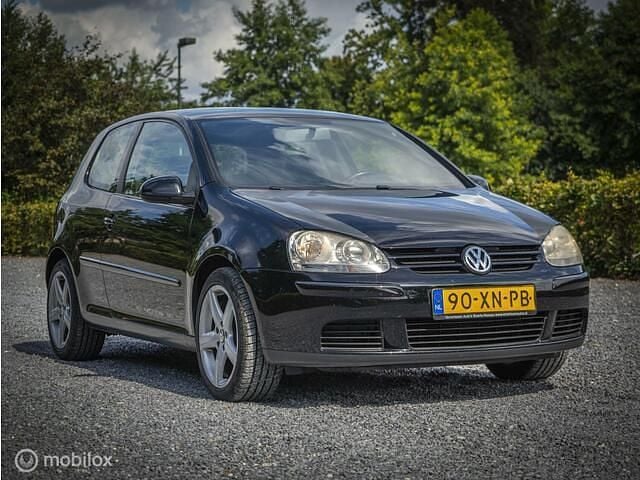 Zwart Gebruikt 2007 VW Golf V Hatchback | € 3.495 (Eerlijke prijs) - Afbeelding 1/4