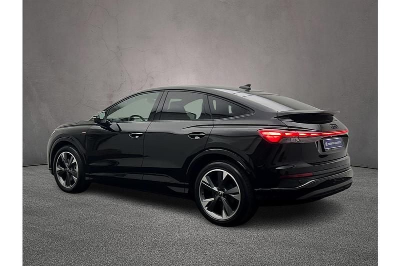 Nieuw Audi Q4 Sportback e-tron Competition 164 kW (224 PK) 2025 Mythoszwart metallic SUV