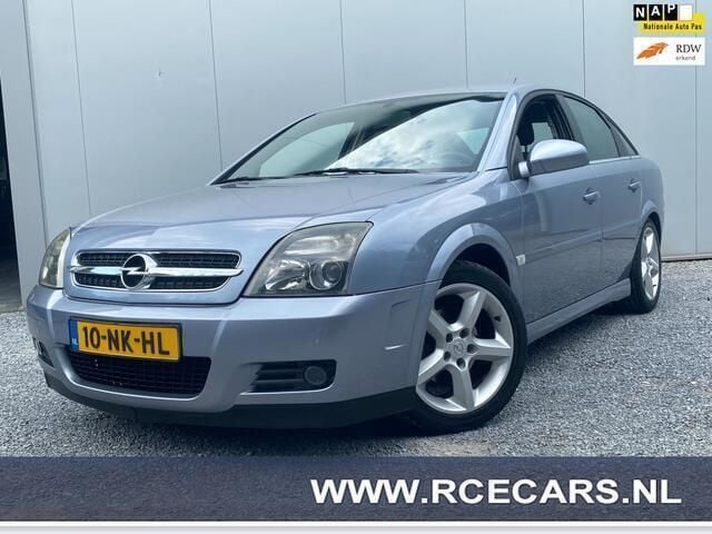 Grijs Gebruikt 2003 Opel Vectra GTS Hatchback | € 3.994 (Eerlijke prijs) - Afbeelding 1/4
