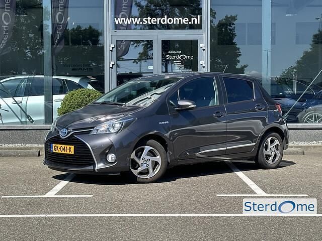 Grijs Gebruikt 2014 Toyota Yaris Hatchback | € 13.950 (Eerlijke prijs) - Afbeelding 1/4