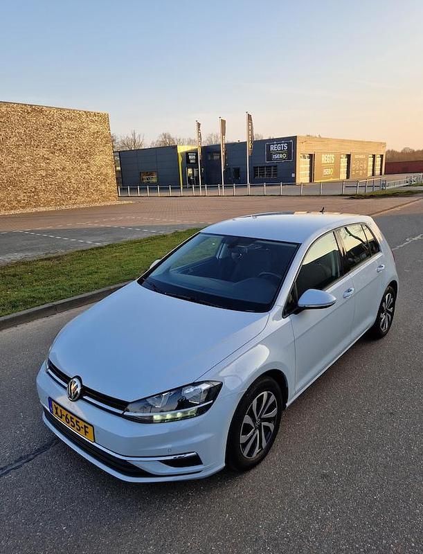 Occasion VW Golf VII Comfortline 115 PK (84 kW) 2019 Wit (metallic) Hatchback