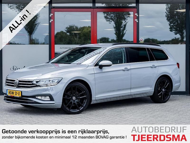 Grijs Gebruikt 2023 VW Passat Business Stationwagen | € 29.950 (Goede deal) - Afbeelding 1/4