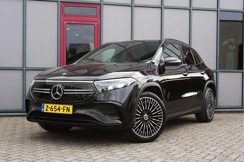 Zwart Gebruikt 2024 Mercedes EQA250 Sport Edition SUV | € 39.900 (Eerlijke prijs) - Afbeelding 1/4